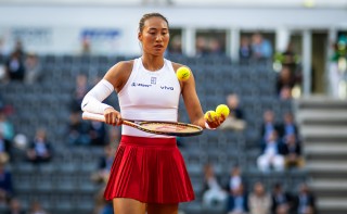 晋级四强！WTA1000罗马站：郑钦文2比0萨巴伦卡