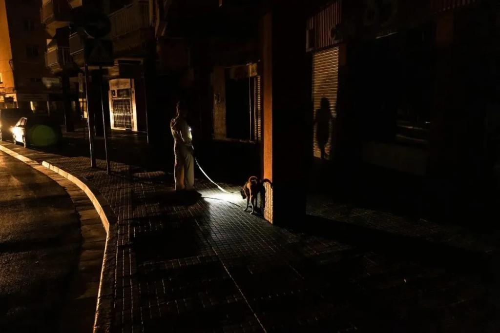 多条地铁瘫痪，停电逼急欧洲人  第4张