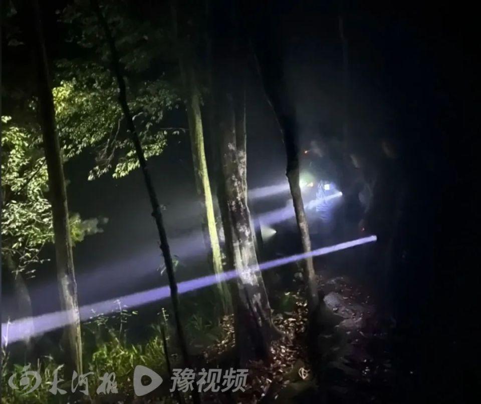 8岁男童登山失联12天，搜救仍在继续，专业人士：是否终止救援主要看两点  第4张